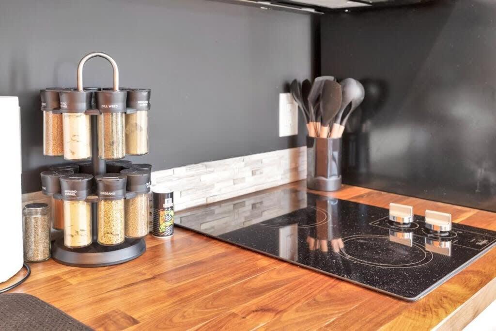 Cozy 1 Bedroom Apt Kitchen Central 丹伯里 外观 照片